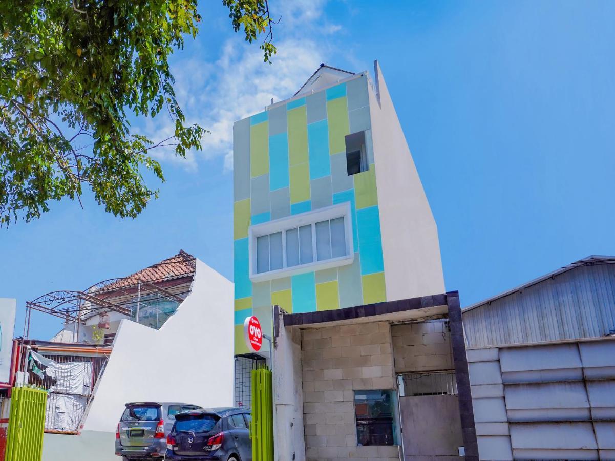 Super Oyo Capital O 90336 Olive Guest House Surabaya Ngoại thất bức ảnh