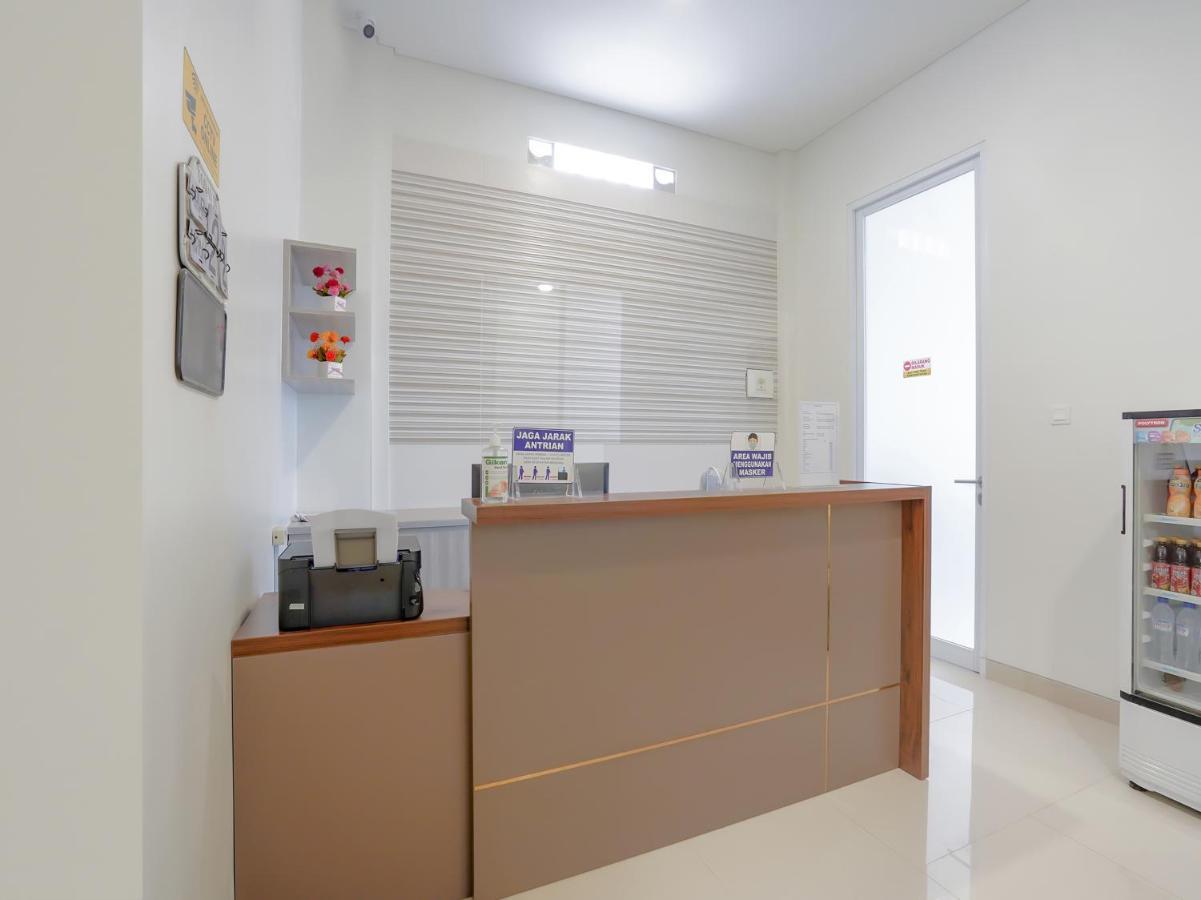 Super Oyo Capital O 90336 Olive Guest House Surabaya Ngoại thất bức ảnh