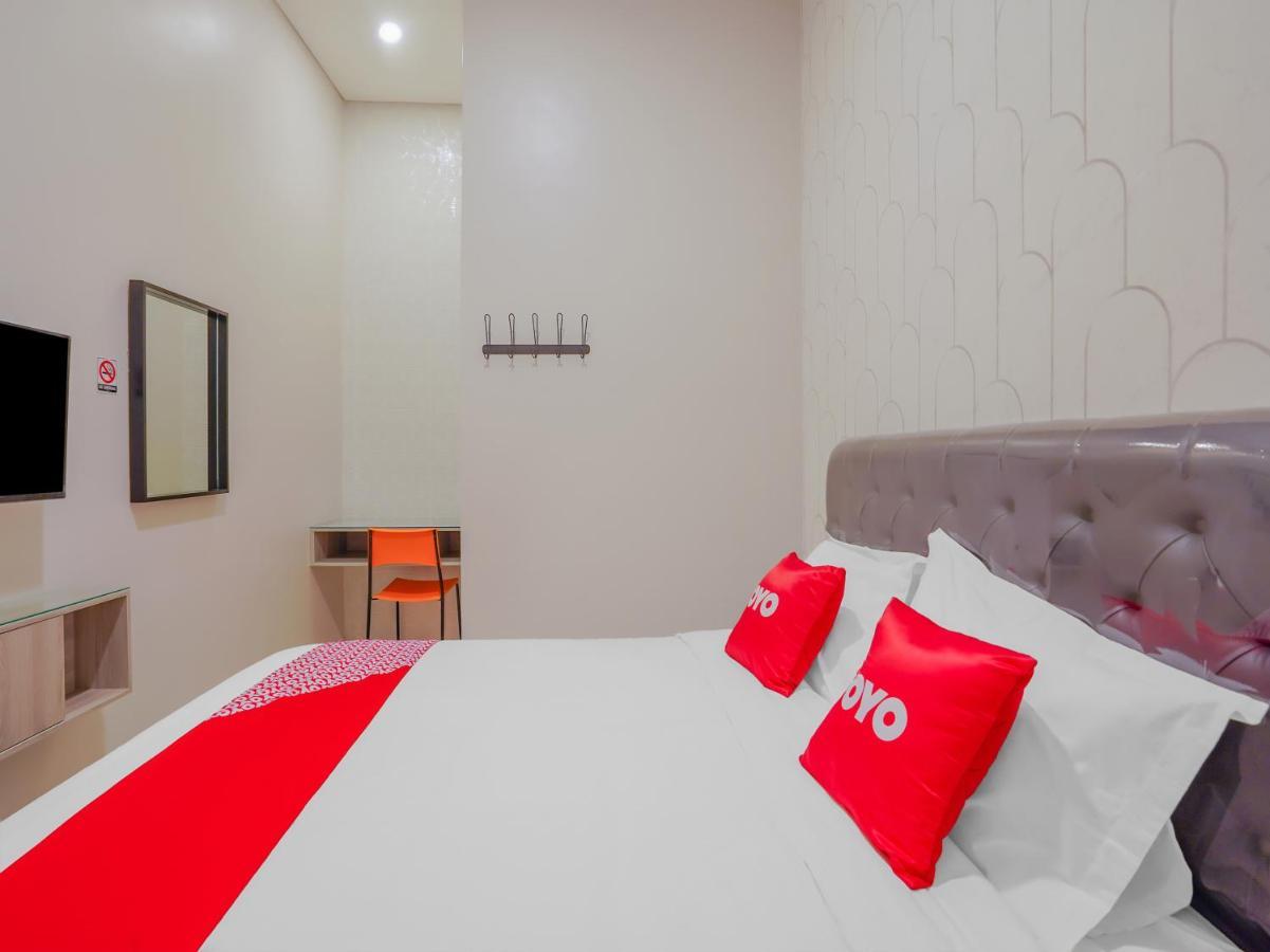 Super Oyo Capital O 90336 Olive Guest House Surabaya Ngoại thất bức ảnh
