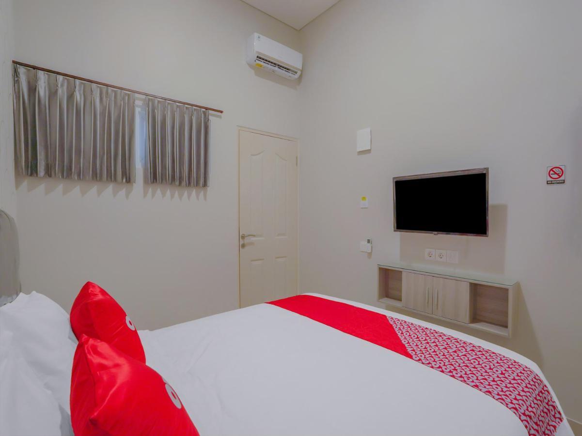 Super Oyo Capital O 90336 Olive Guest House Surabaya Ngoại thất bức ảnh